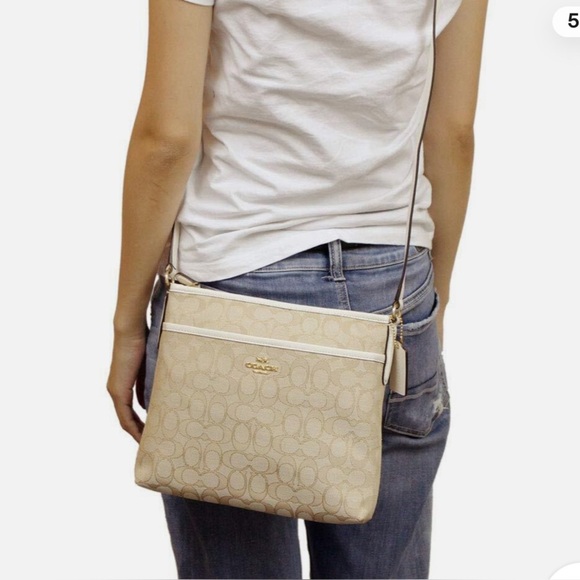 CoachCross Body Bag)F29210 Light Khaki X Chalk Signature Shoulder.NWOT - Picture 3 of 12
